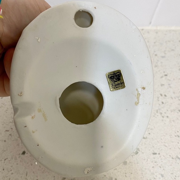 Vintage Flambro Fine Porcelain Woman with Unicorn and Foal Figurine - Picture 5 of 6